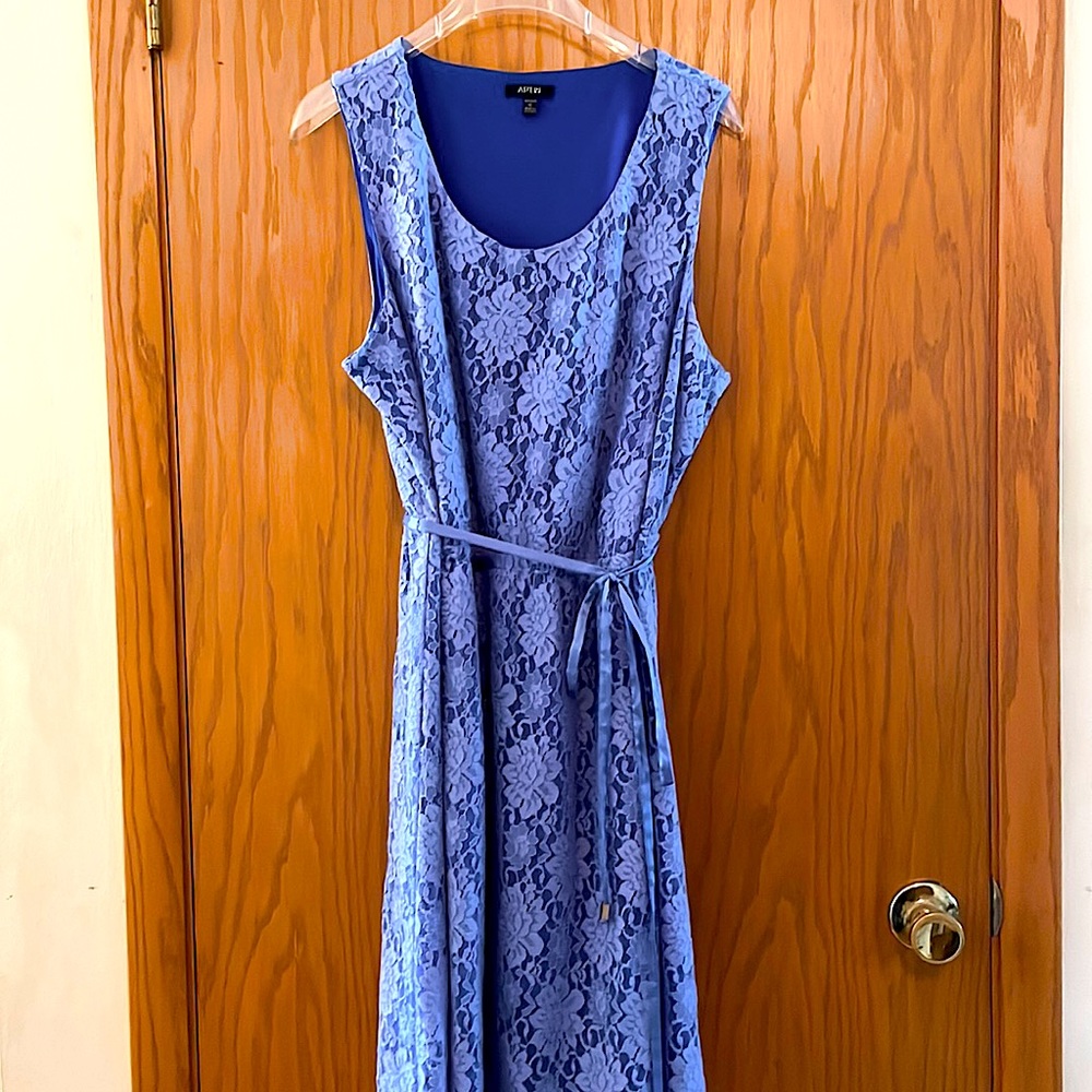 Periwinkle blue Apt 9 sleeveless lace dress. Woman’s 1X. Fully lined. Mach wash.